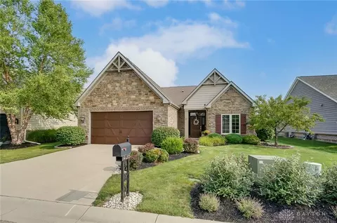 1436 Chantilly Ln, Centerville, OH 45458