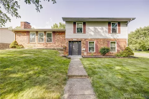 4000 Forest Ridge Blvd, Dayton, OH 45424