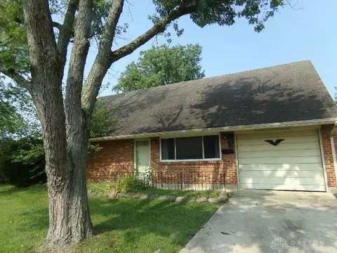 5715 Rousseau Dr, Dayton, OH 45424