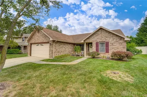 8840 Christygate Ln, Huber Heights, OH 45424