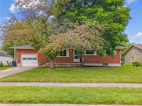 300 Ron Aire Dr, Piqua, OH 45356