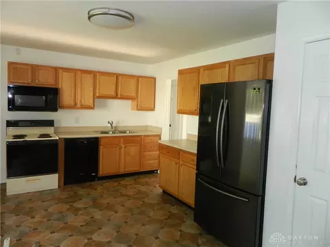 3316 Tackett St, Springfield, OH 45503 photo 8