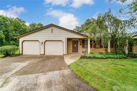 303 Kristina Ct, Centerville, OH 45458