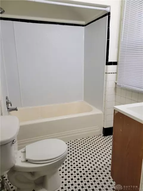 3871 Far Hills Ave, Kettering, OH 45429 photo 4