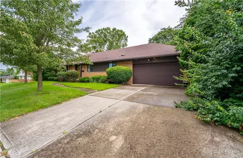 221 Stuckhardt Rd, Dayton, OH 45426