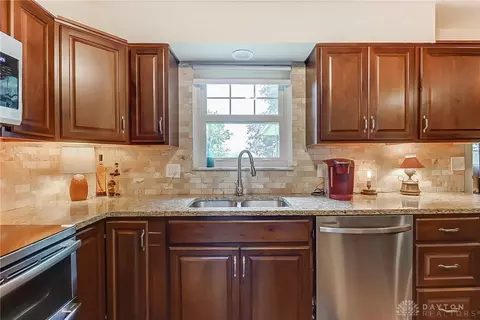 5419 Troy Rd, Springfield, OH 45502 photo 8