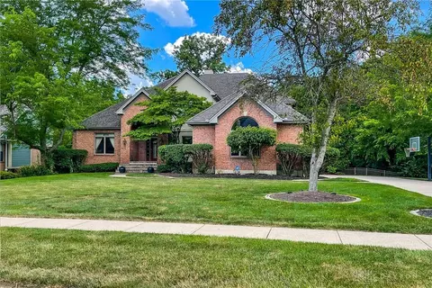 1465 Clear Brook Dr, Sugarcreek Township, OH 45440