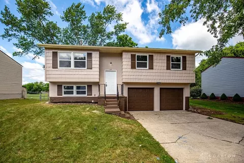 148 Lexington Farm Rd, Englewood, OH 45322