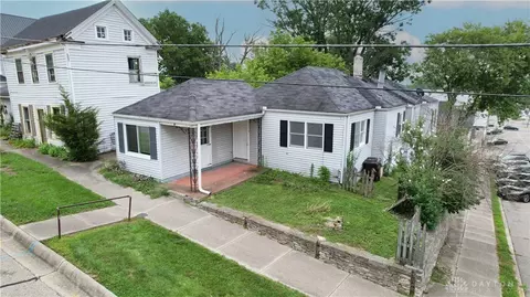 98 S 3rd St, Waynesville, OH 45068