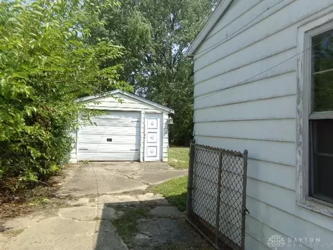 1064 Garnoa Dr, Cincinnati, OH 45231 photo 2