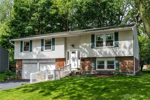 209 Brookwood Dr, Englewood, OH 45322