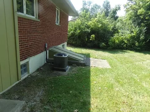 10309 Roberta Dr, Cincinnati, OH 45215 photo 2