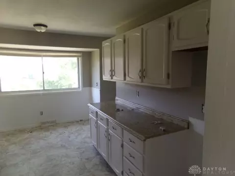 10309 Roberta Dr, Cincinnati, OH 45215 photo 8