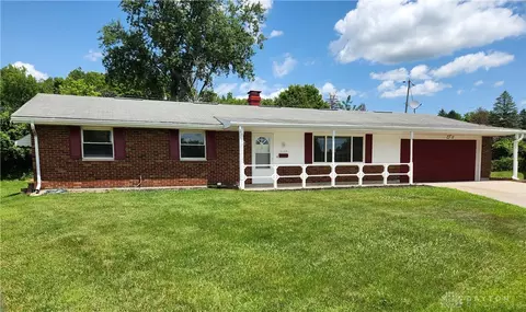 3164 Sherwood Park Dr, Springfield, OH 45505