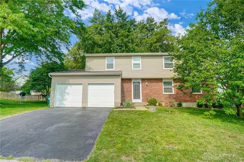 809 Jamestown Dr, Miamisburg, OH 45342
