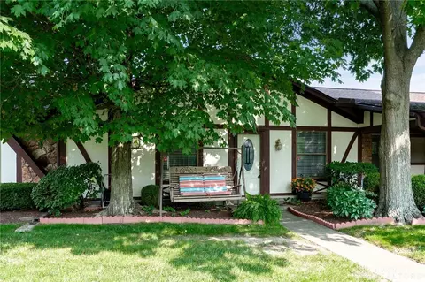 937 Pine Needles Dr, Dayton, OH 45458