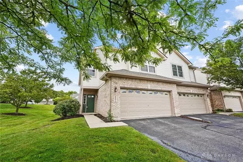 3601 Shadetree Dr, Dayton, OH 45431