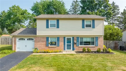 1009 Van Arden Dr, Vandalia, OH 45377