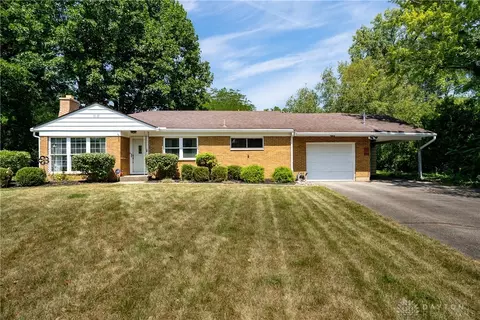104 Hillcrest Ave, New Carlisle, OH 45344