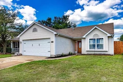 824 Stanford Ct, Trenton, OH 45067