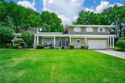 5590 Hugh Dr, Washington Township, OH 45459