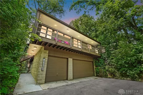 4098 Wagner Rd, Sugarcreek Township, OH 45440