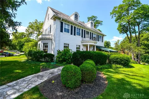 36 Park Rd, Oakwood, OH 45419