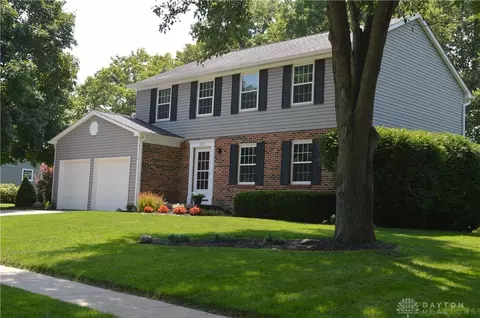3847 Brookshire Dr, Bellbrook, OH 45305