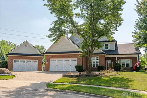 1730 Yellow Rose Ct, Fairborn, OH 45324