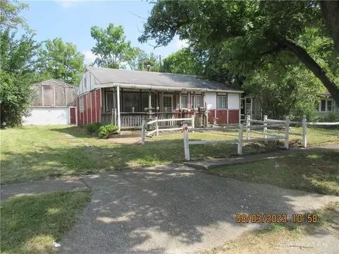 4771 Live Oak Dr, Dayton, OH 45417