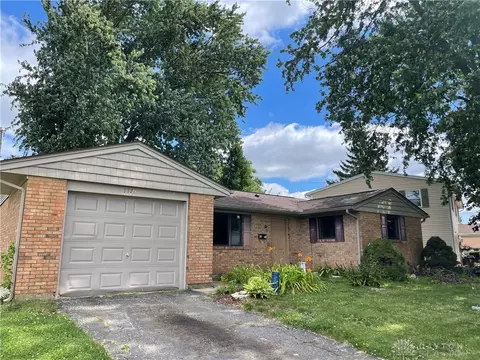 1379 Commonwealth Dr, Xenia, OH 45385