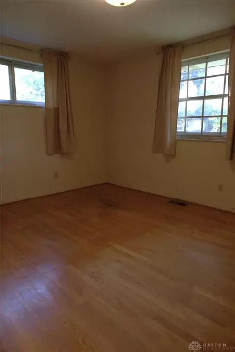 3033 Meadowcrest Ln, Kettering, OH 45440 photo 20
