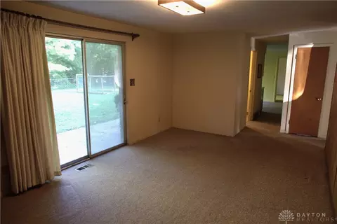 3033 Meadowcrest Ln, Kettering, OH 45440 photo 13