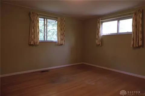 3033 Meadowcrest Ln, Kettering, OH 45440 photo 18