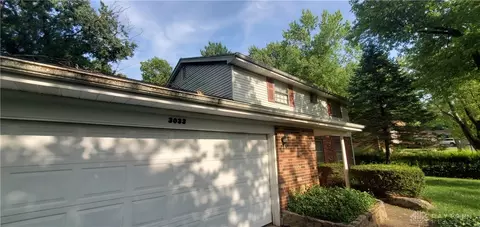 3033 Meadowcrest Ln, Kettering, OH 45440 photo 2
