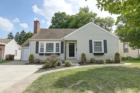 428 E Dorothy Ln, Dayton, OH 45419