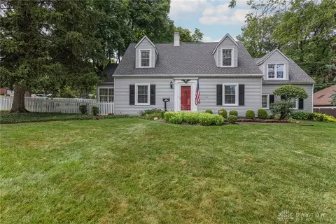 253 W Stroop Rd, Dayton, OH 45429
