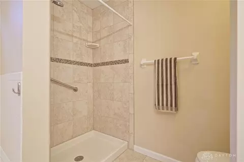 474 Cloverhill Ct, Dayton, OH 45440 photo 27