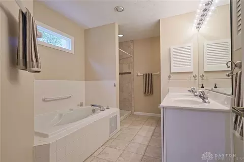 474 Cloverhill Ct, Dayton, OH 45440 photo 24