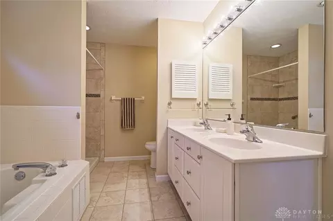 474 Cloverhill Ct, Dayton, OH 45440 photo 26