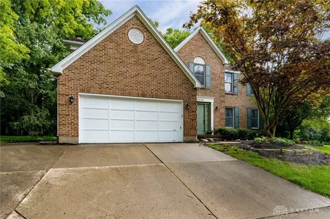 2220 Hillrise Cir, Bellbrook, OH 45305