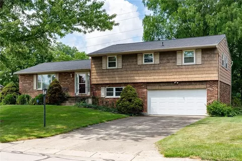 6201 Freeport Dr, Dayton, OH 45415