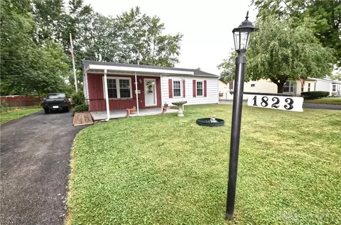 1823 Kylemore Dr, Xenia, OH 45385