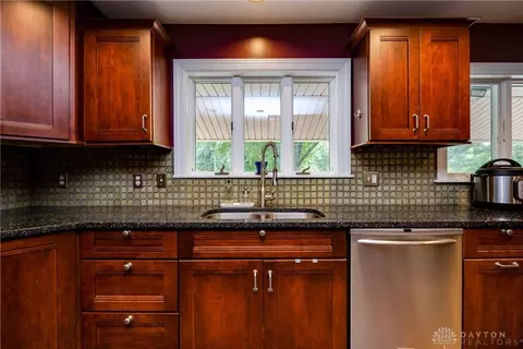 104 Tranquil Trl, Dayton, OH 45459 photo 17