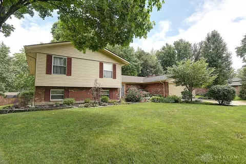 8740 Parkhaven Pt, Dayton, OH 45458