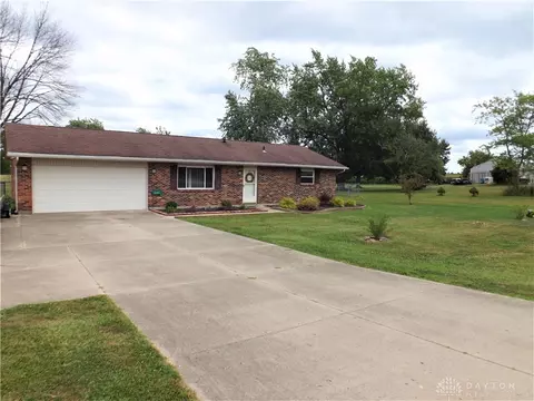 1474 Farmersville Johnsville Rd, New Lebanon, OH 45345
