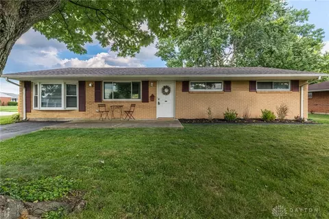 6150 Tomberg St, Huber Heights, OH 45424