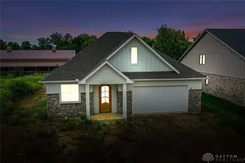 828 Hidden Branches Dr, Centerville, OH 45458