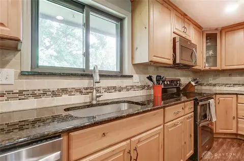 939 Thorndale Dr, Dayton, OH 45429 photo 14