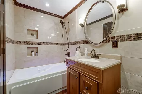 939 Thorndale Dr, Dayton, OH 45429 photo 38